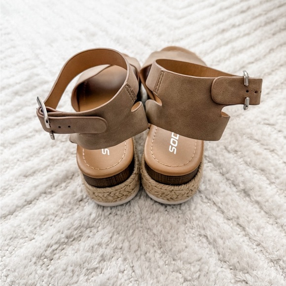 Soda Topic Topshoe Avenue Womens Open Toe Ankle Strap Espadrille - Size 7 - Picture 3 of 6